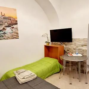 Affittacamere Le Stanze Di Maria-ingresso Autonomo Maria's Rooms-indipendent Entrance Italia